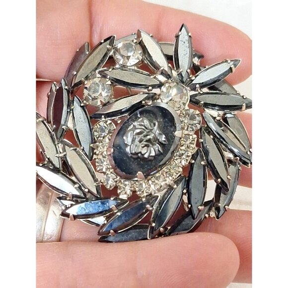 VTG Juliana Hematite & Clear Rhinestones with Molded Rose Cameo Brooch Ref#3933 - Picture 6 of 10